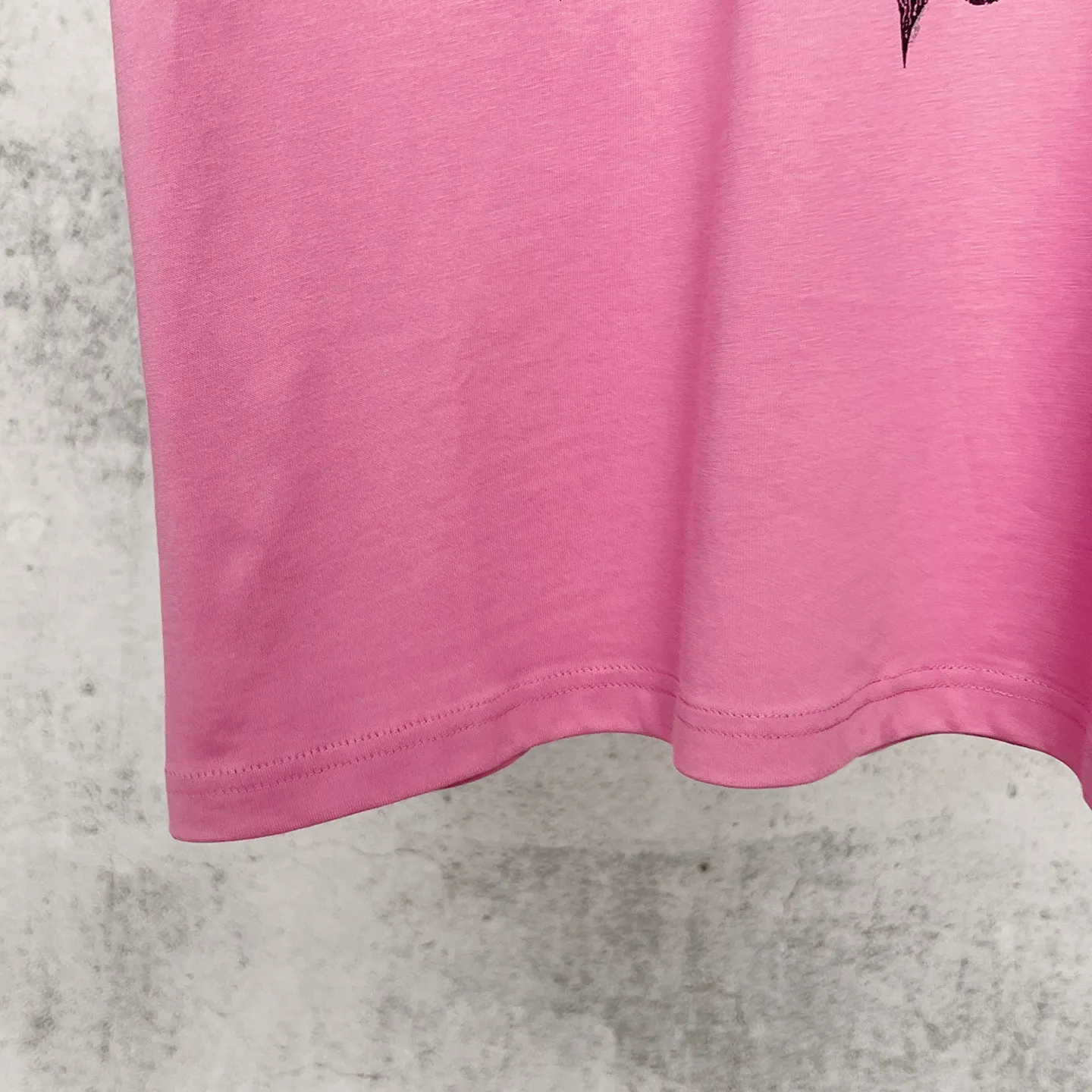 【 . Quality】BALENCI*GA/ .SS 26 New Arrival 。 T 。 . Authentic 。 ！ ZP 。 260 ， . ， ， 。 。 ， 。 OS . Same Style ：BL 263781 ：Black White Pink Gray Size：XS S M L